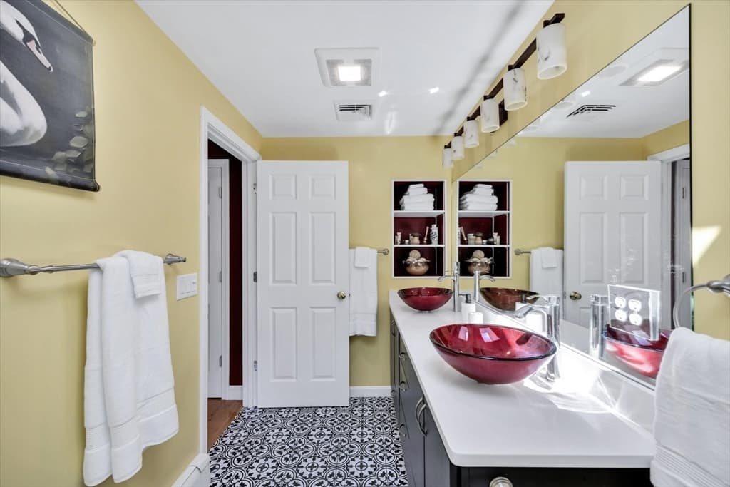 Single Family Residence at 34 Hilltop Dr, Bourne MA 02561, photo 23 of 42