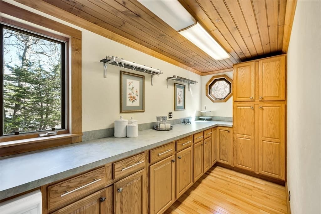 Single Family Residence at 34 Hilltop Dr, Bourne MA 02561, photo 17 of 42