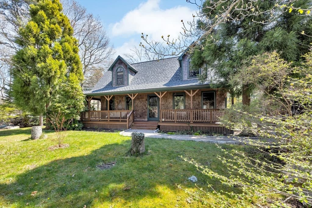 34 Hilltop Dr, Bourne MA 02561