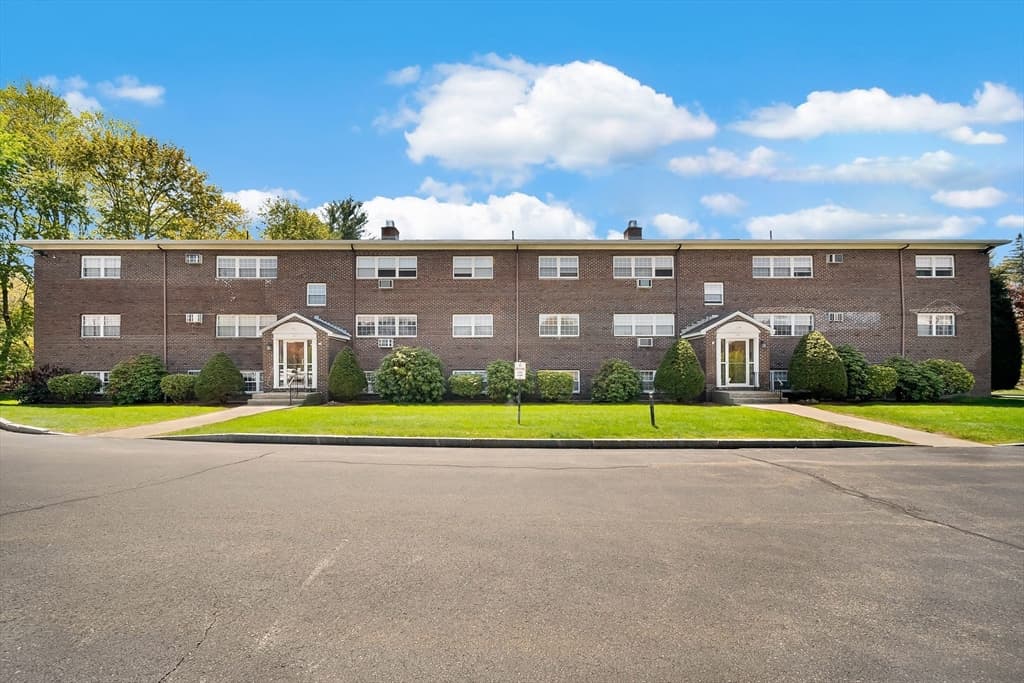 Condominium at 147 Milk St # 16, Westborough MA 01581, photo 13 of 18