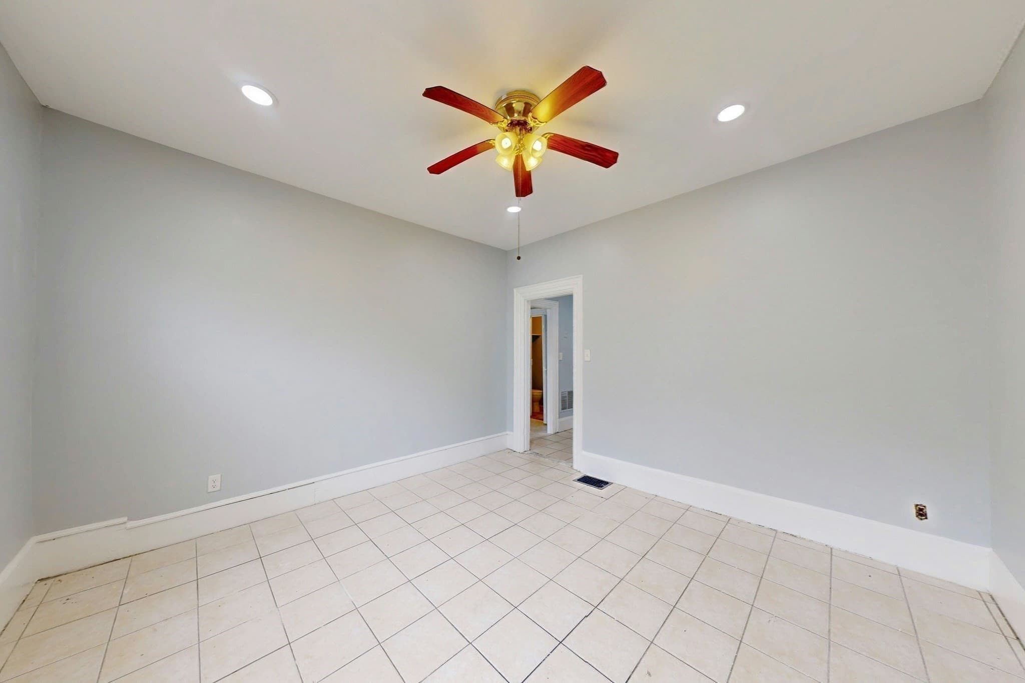 Single Family Residence at 28 Fifield St, Boston MA 02122, photo 7 of 30