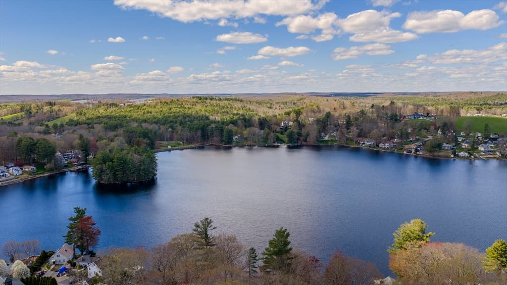 132 Paxton Rd, Spencer MA 01562