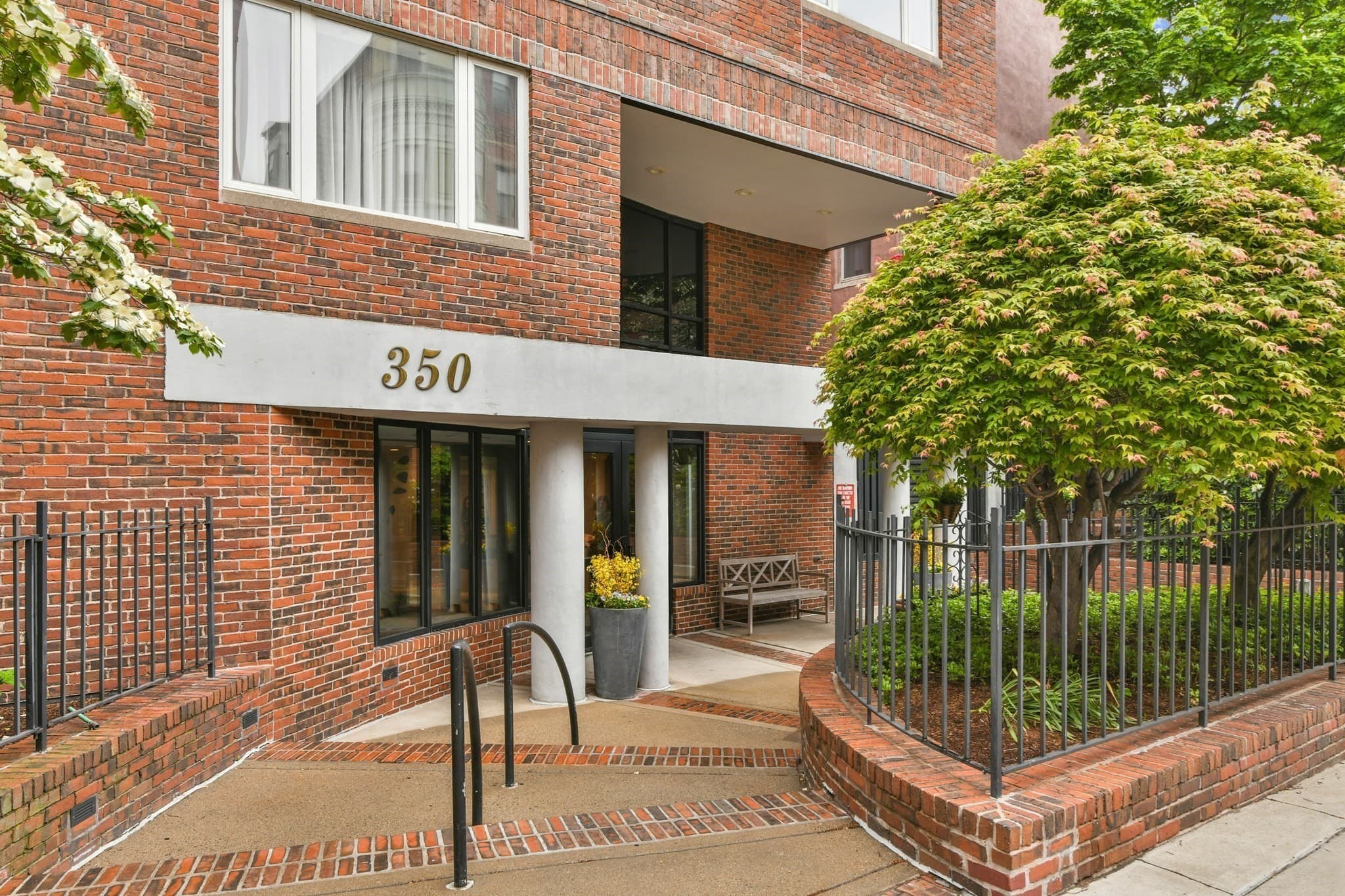 Condominium at 350 North St # 404, Boston MA 02113, photo 26 of 27