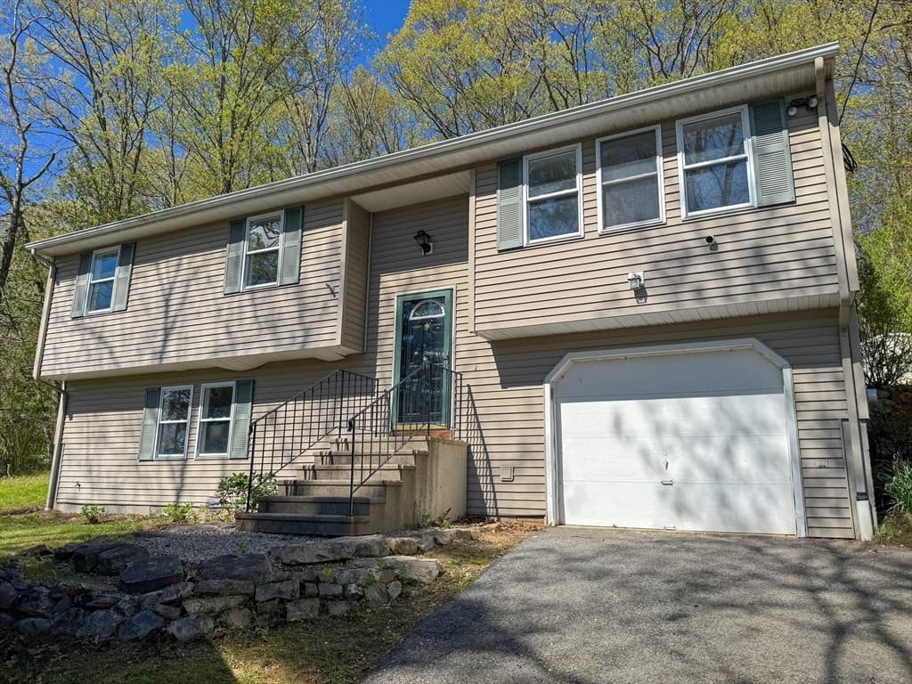 177 Gore Rd, Webster MA 01570