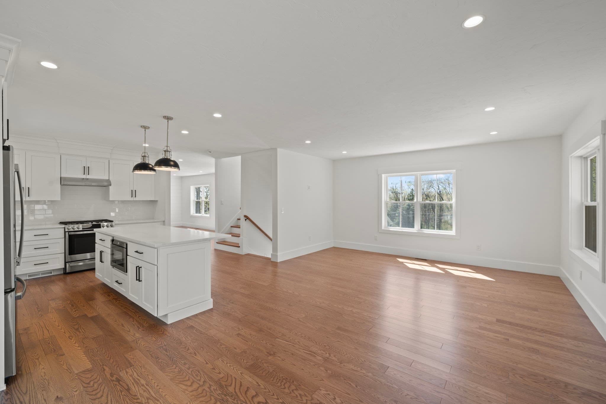 Single Family Residence at 301 Maple, Shrewsbury MA 01545, photo 9 of 33