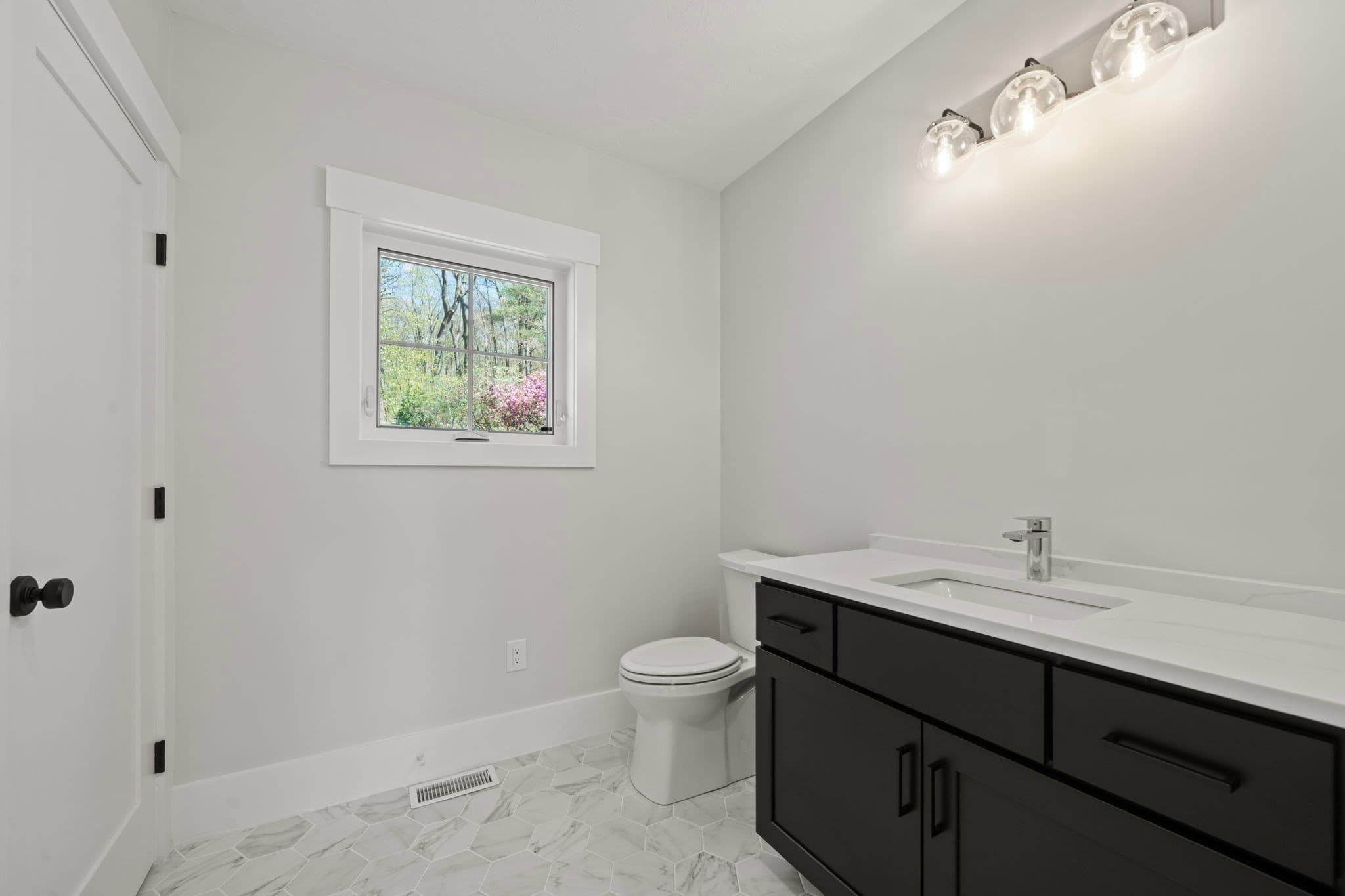 Single Family Residence at 301 Maple, Shrewsbury MA 01545, photo 10 of 33