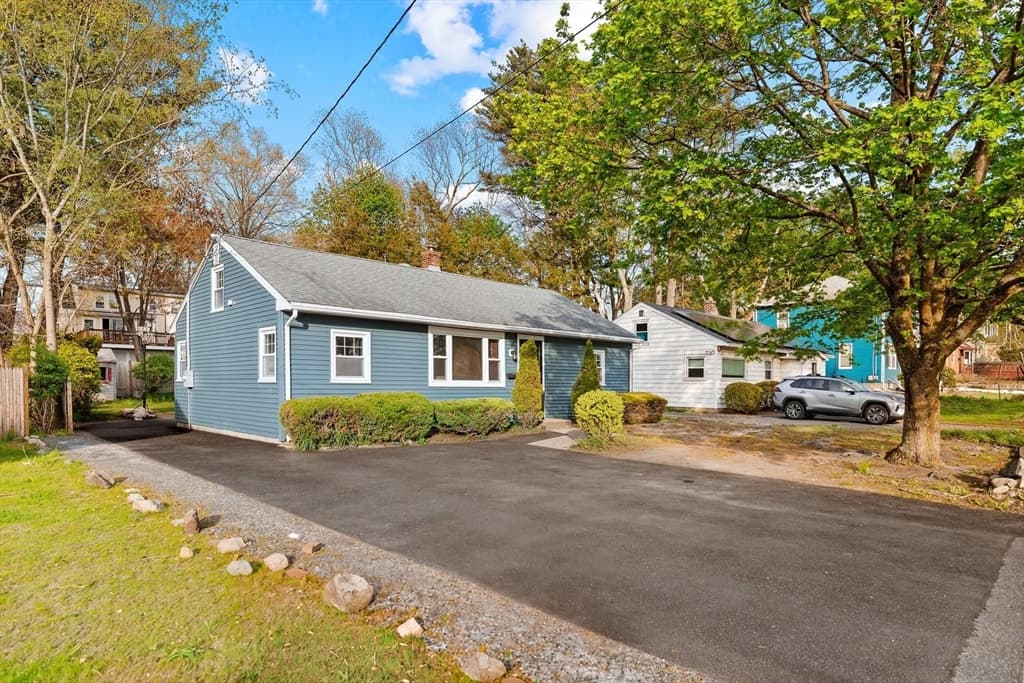Single Family Residence at 423 Bedford St, Lexington MA 02420, photo 2 of 33