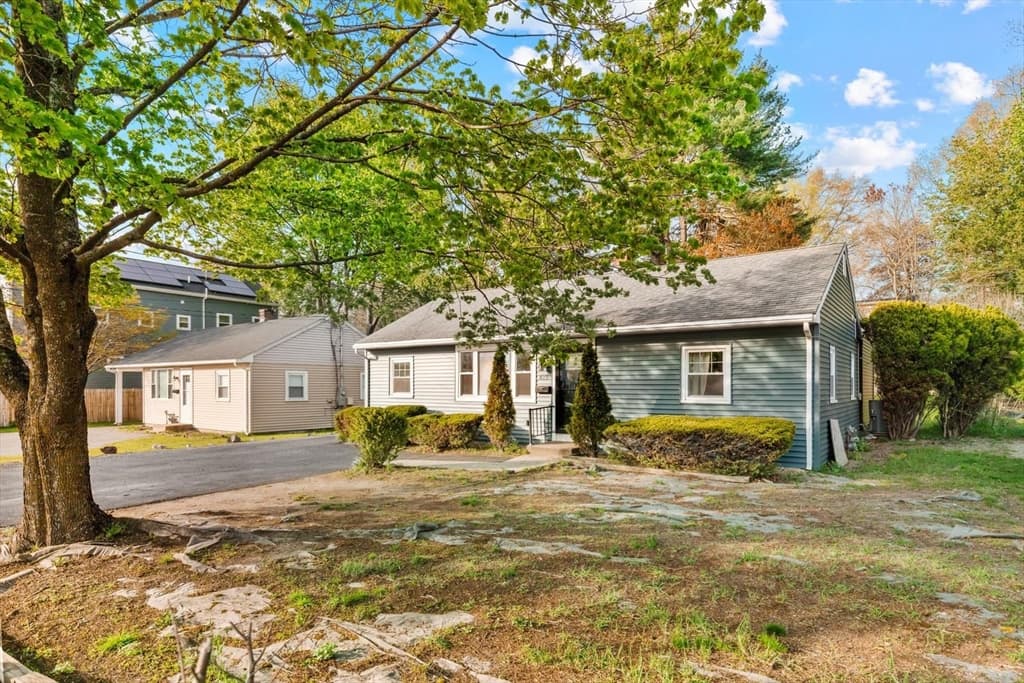 Single Family Residence at 423 Bedford St, Lexington MA 02420, photo 3 of 33