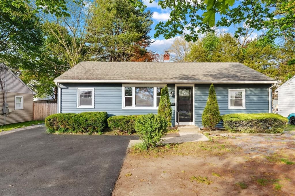 423 Bedford St, Lexington MA 02420