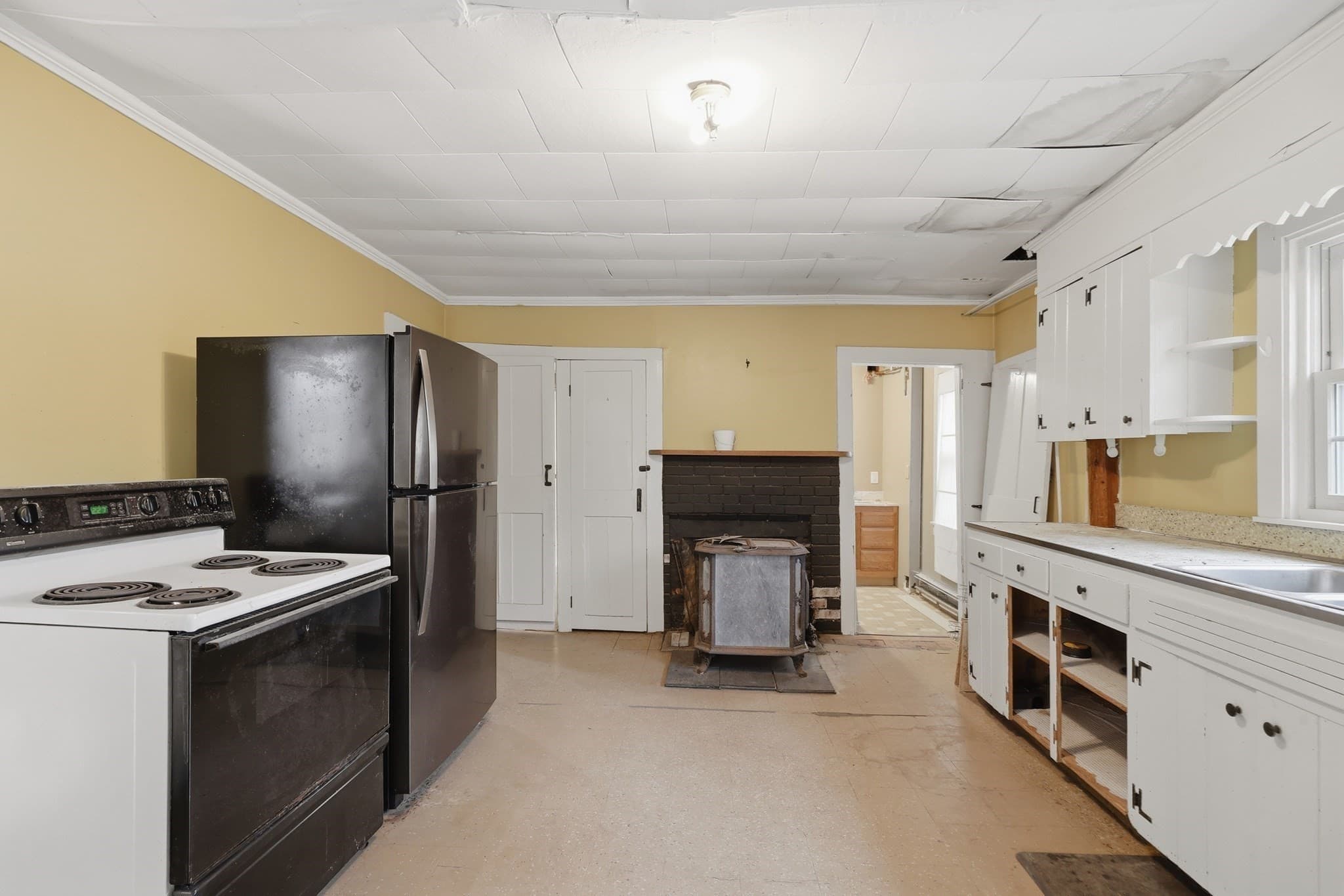 Single Family Residence at 5 Gap Mountain Road, Fitzwilliam NH 03447, Fitzwilliam, photo 6 of 31
