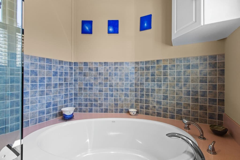 10 Somerset Rd, Provincetown MA 02657 photo 2
