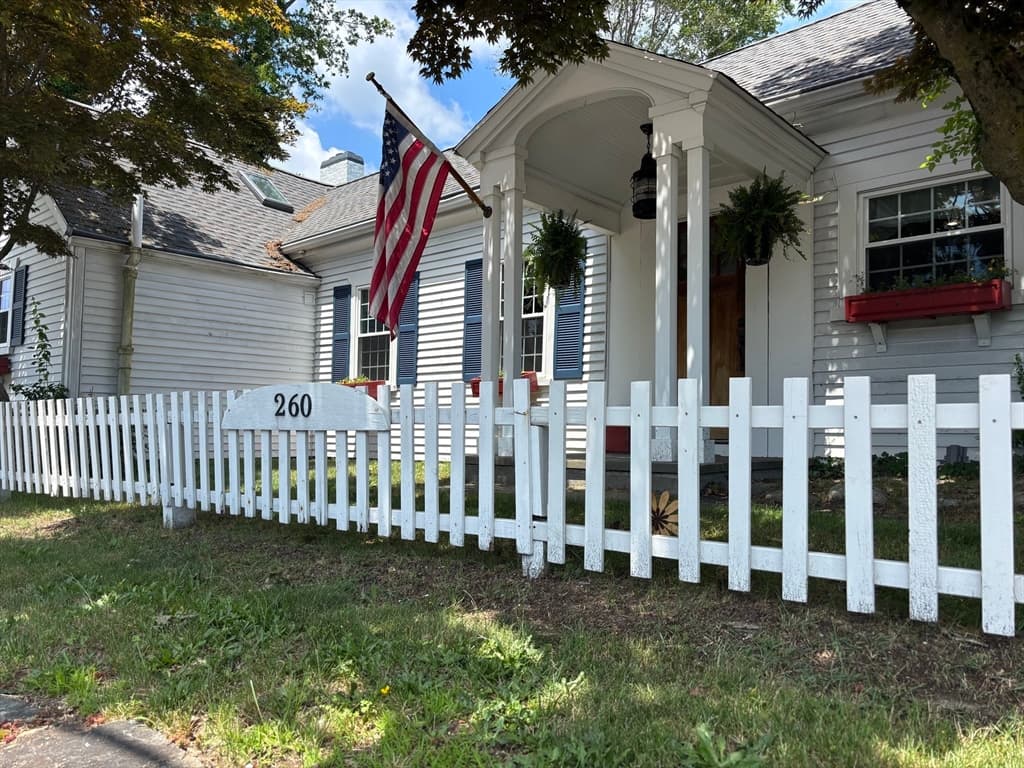 260 State Road, Dartmouth MA 02747