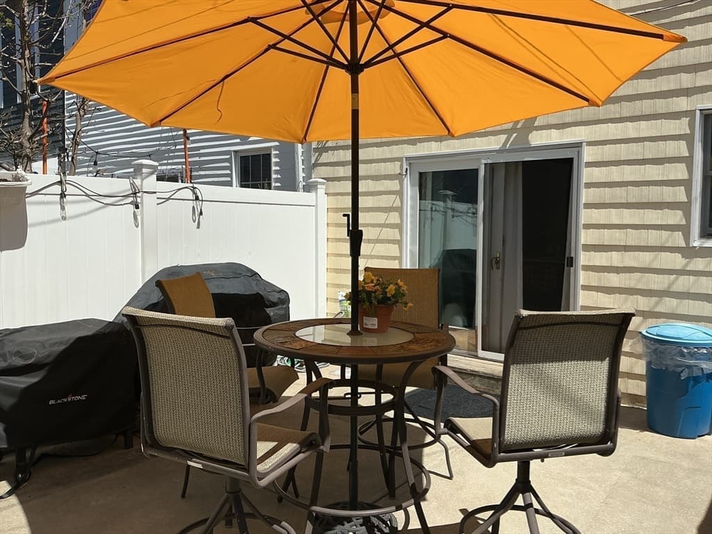 Single Family Residence at 131 H St, Boston MA 02127, Boston, photo 18 of 19