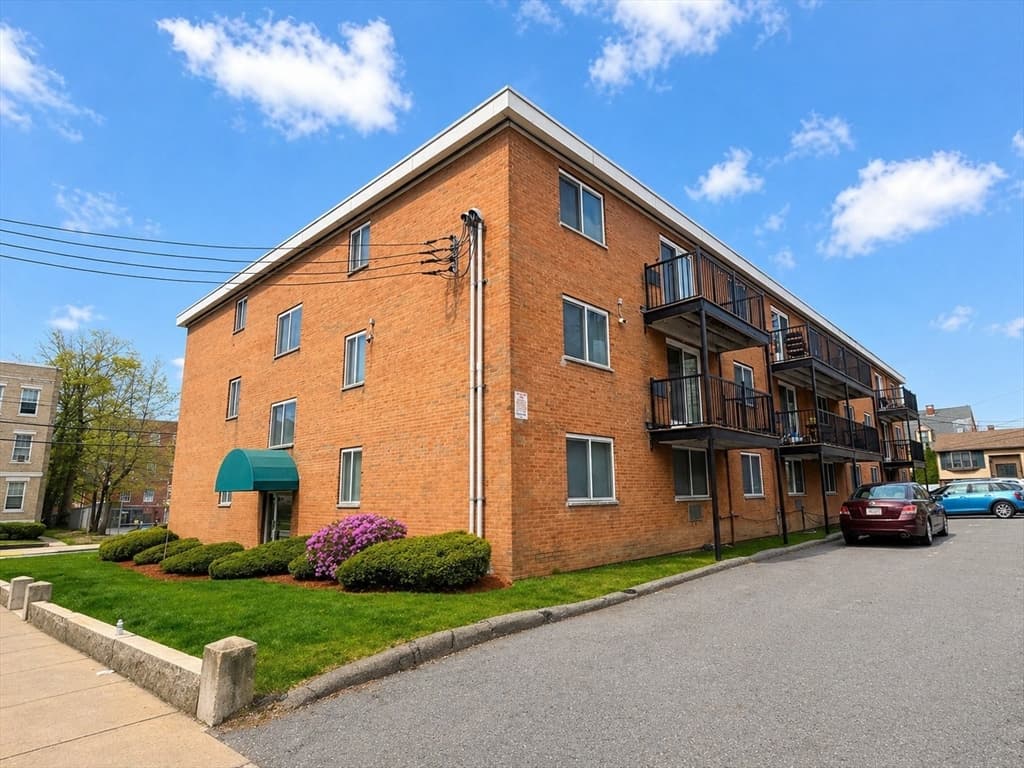95-99 Maple St # 17, Malden MA 02148 photo 2