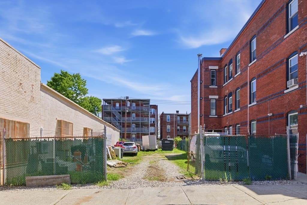 120 Pine St, Holyoke MA 01040 photo 6