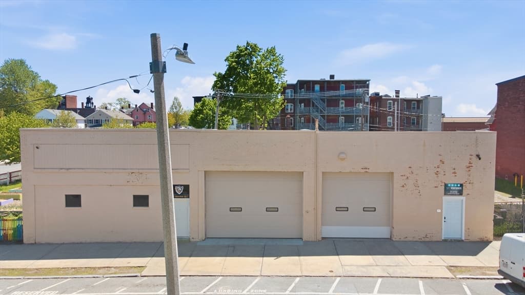 120 Pine St, Holyoke MA 01040
