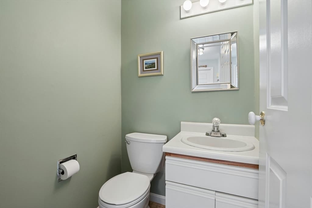 Condominium at 14 Hovey Pond Dr # 14, Grafton MA 01536, Grafton, photo 12 of 29