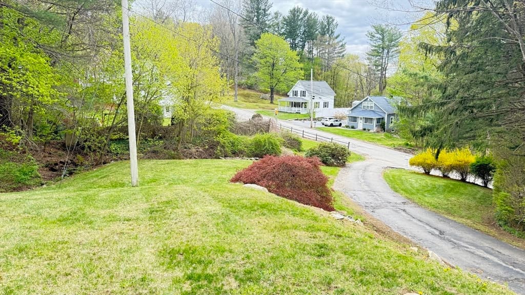 83 Ash St, Spencer MA 01562 photo 2