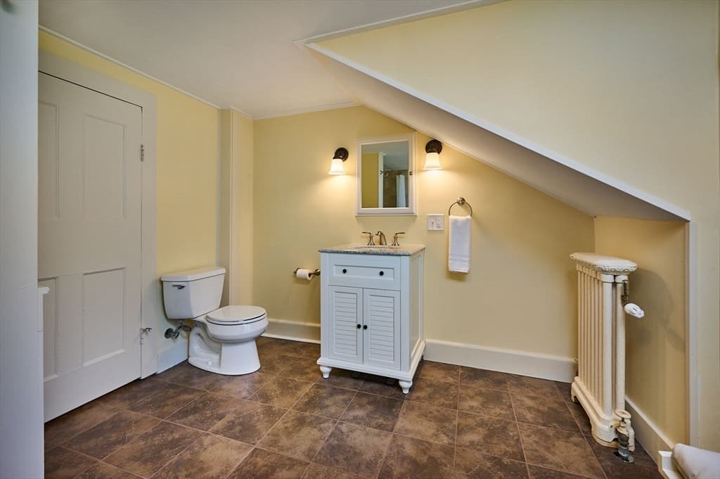 Multi Family at 179 South St, Northampton MA 01060, Northampton, photo 34 of 42