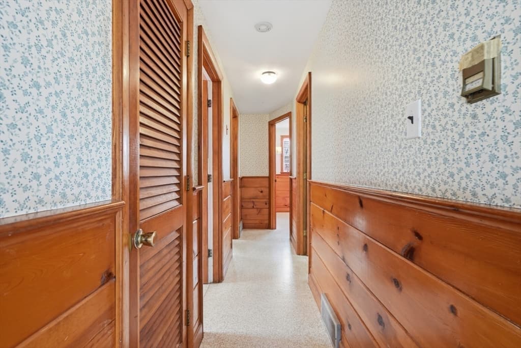 Single Family Residence at 21 Uncatena Rd, Mashpee MA 02649, photo 11 of 35