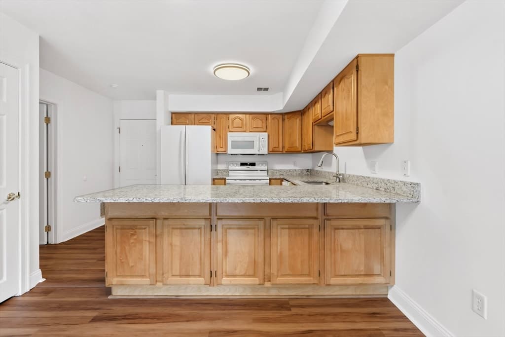 24 Greenleaves Dr # 406, Amherst MA 01002 photo 7