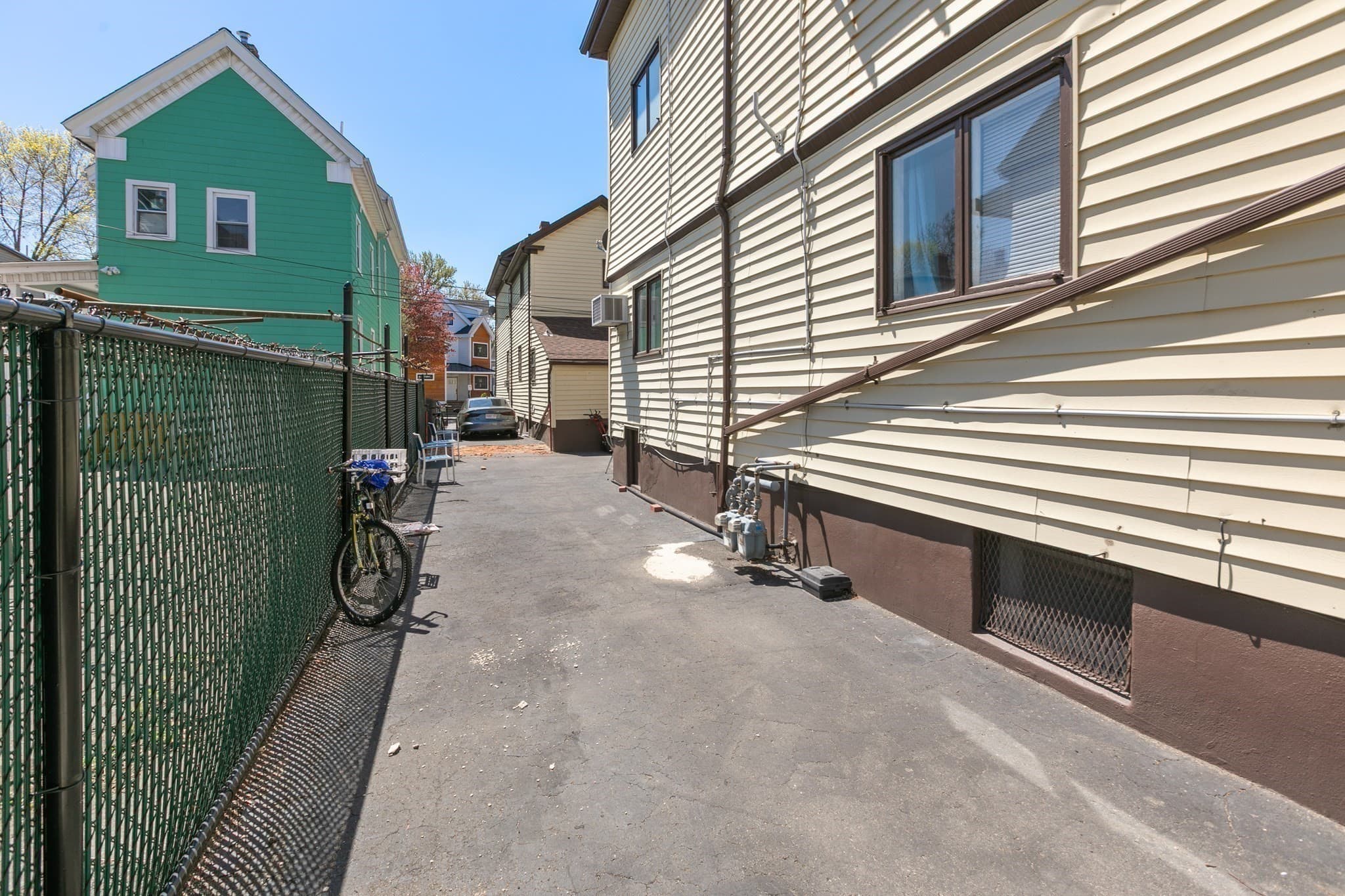 4 Family at 159 Pearl Street, Somerville MA 02145, photo 5 of 42