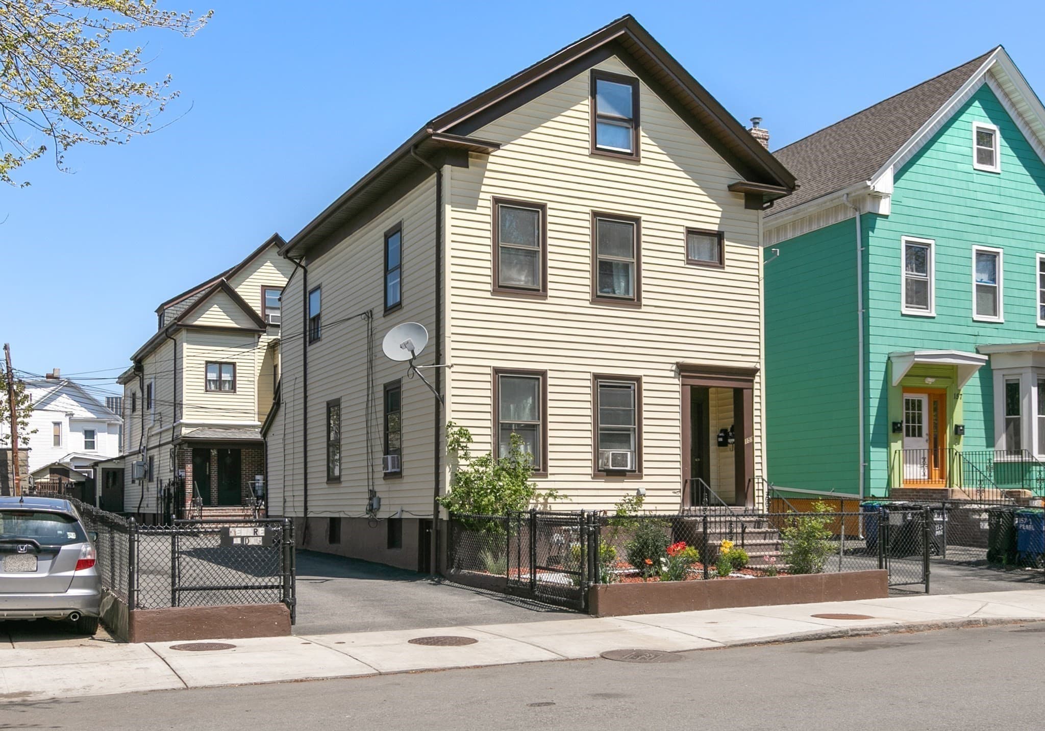 4 Family at 159 Pearl Street, Somerville MA 02145, photo 4 of 42