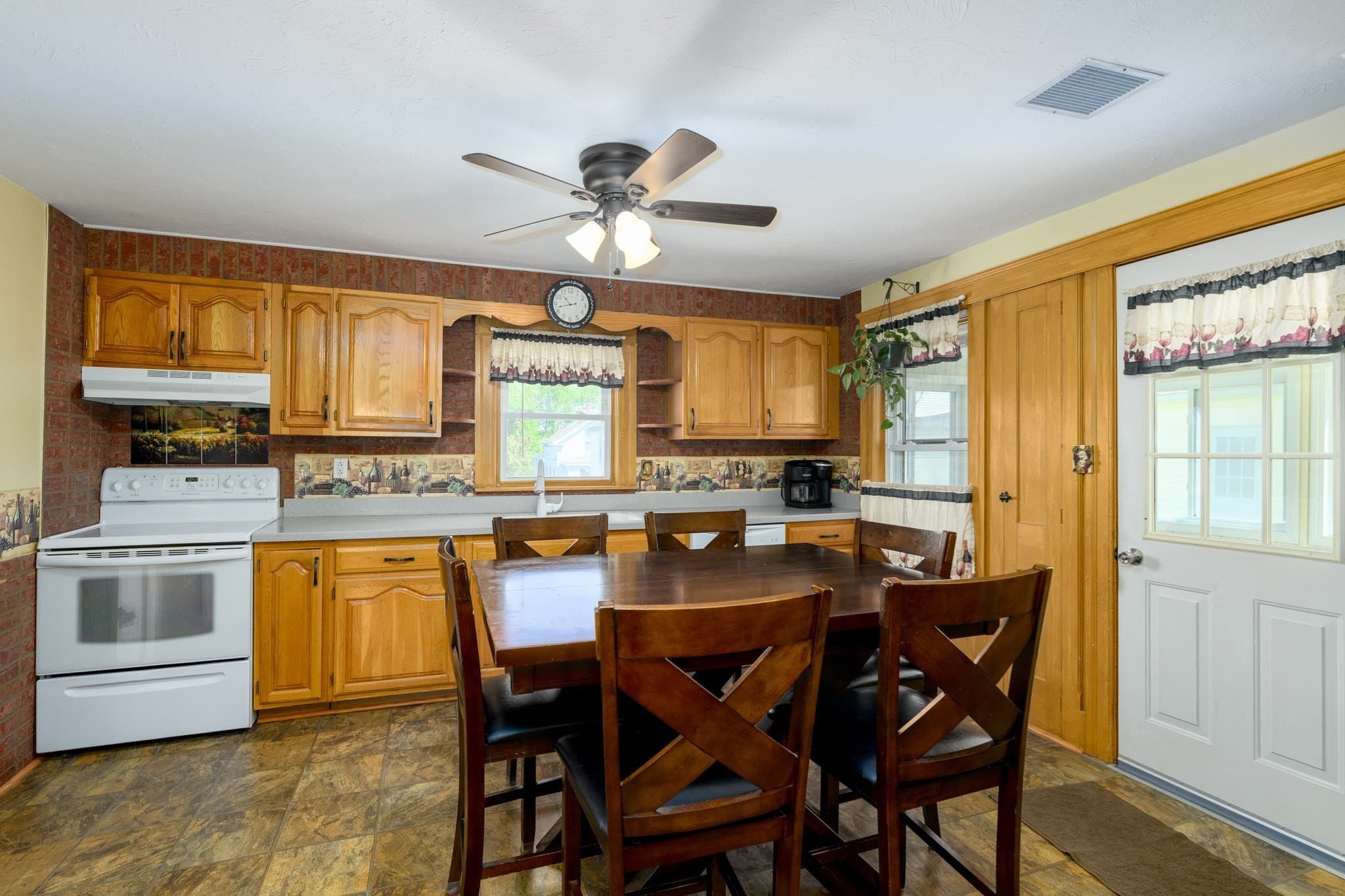Single Family Residence at 30 Prospect St, Spencer MA 01562, photo 9 of 25
