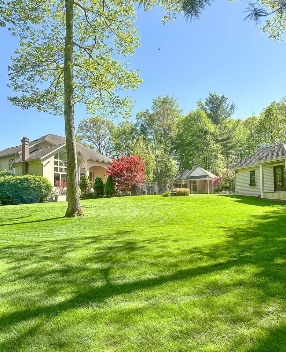 Single Family Residence at 37 Putnam Hill Road, Sutton MA 01590, photo 12 of 42