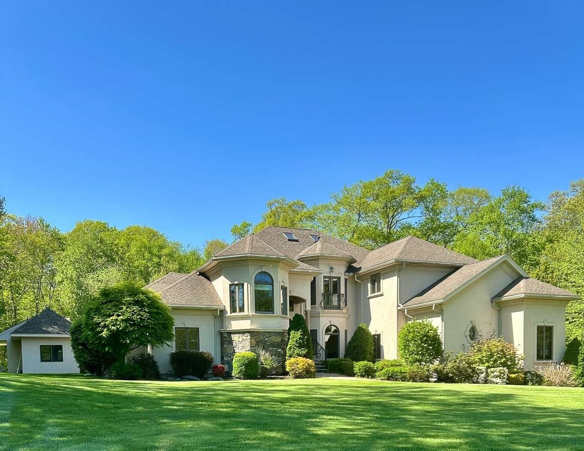 37 Putnam Hill Road, Sutton MA 01590