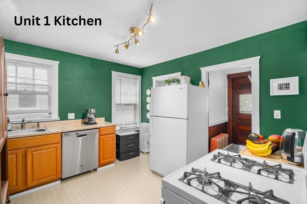 52 Sterling St, Somerville MA 02144 photo 9