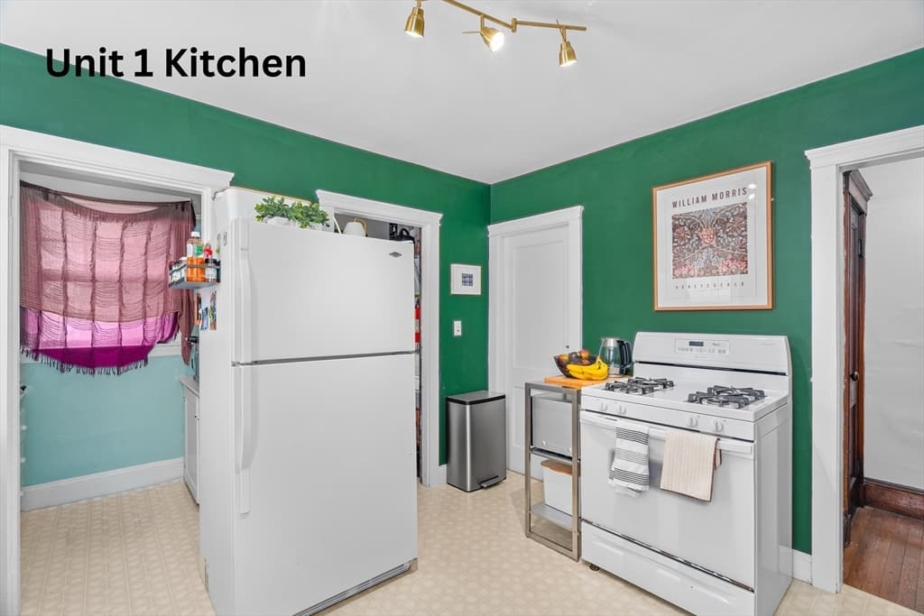 52 Sterling St, Somerville MA 02144 photo 10