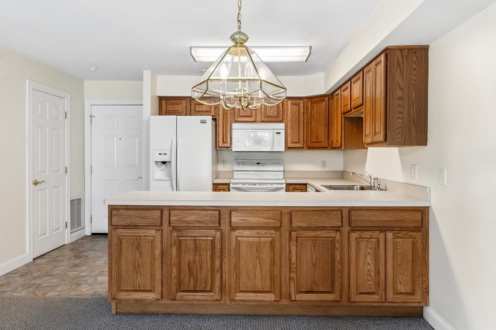 26 Greenleaves Dr # 602, Amherst MA 01002 photo 6