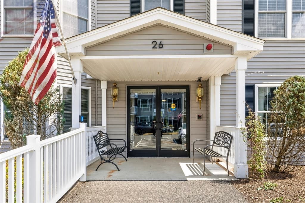 26 Greenleaves Dr # 602, Amherst MA 01002