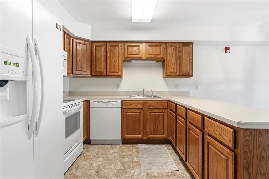 26 Greenleaves Dr # 602, Amherst MA 01002 photo 4