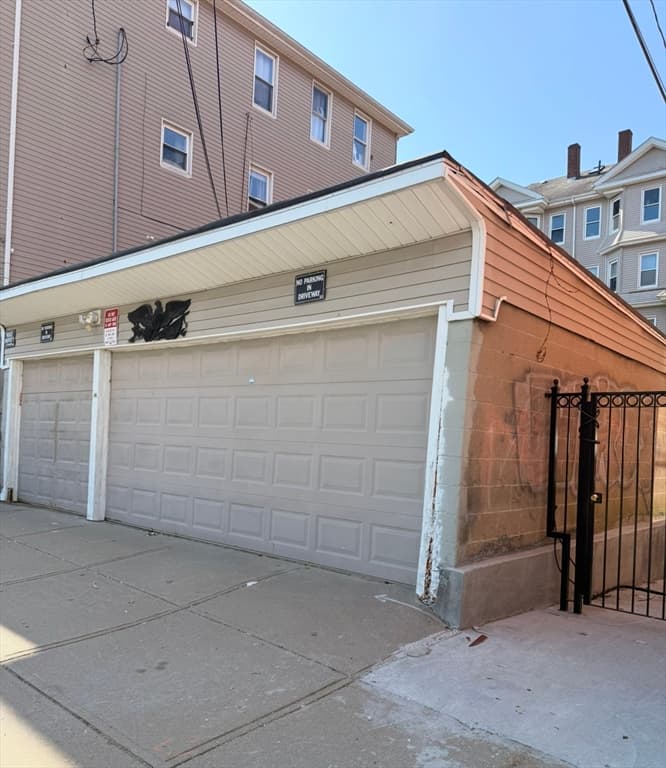 423 Division St, Fall River MA 02721 photo 2