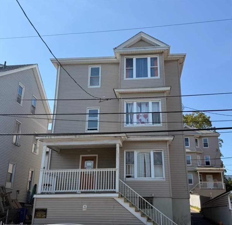 425 Division St, Fall River MA 02721
