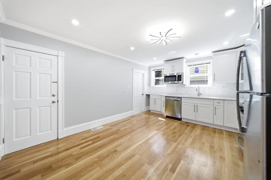 29 Hanson St # 1, Somerville MA 02143 photo 17