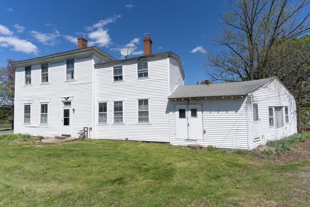 Single Family Residence at 3 Main St, Brookfield MA 01506, Brookfield, photo 2 of 36