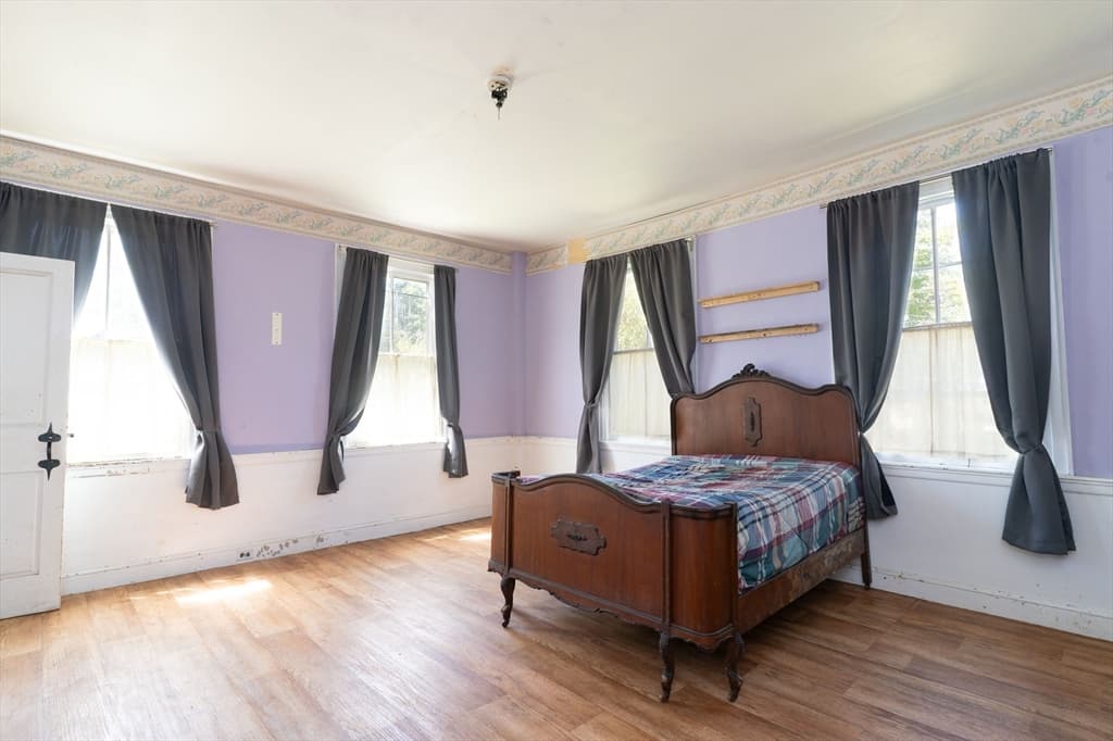 Single Family Residence at 3 Main St, Brookfield MA 01506, Brookfield, photo 5 of 36