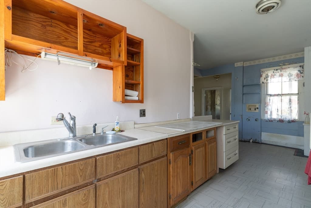 Single Family Residence at 3 Main St, Brookfield MA 01506, Brookfield, photo 18 of 36