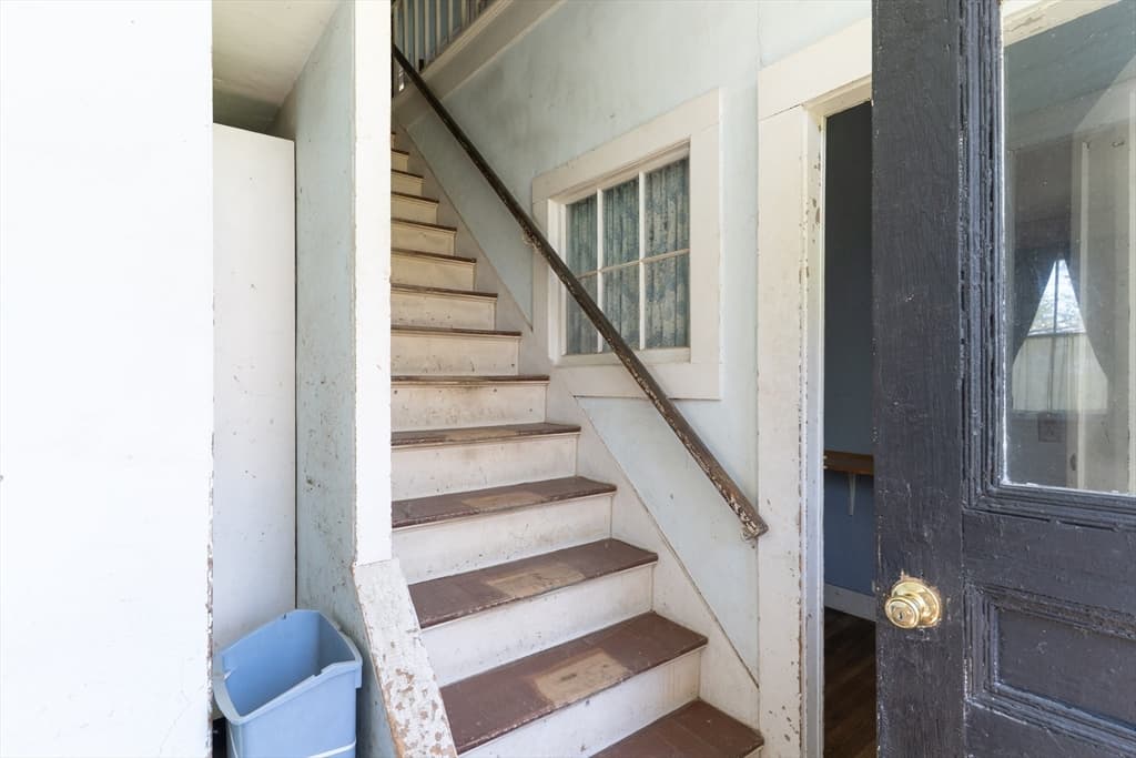 Single Family Residence at 3 Main St, Brookfield MA 01506, Brookfield, photo 4 of 36