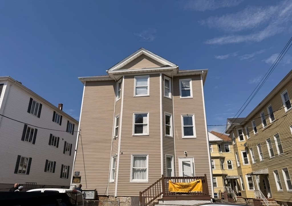 227 Eagle St, Fall River MA 02721