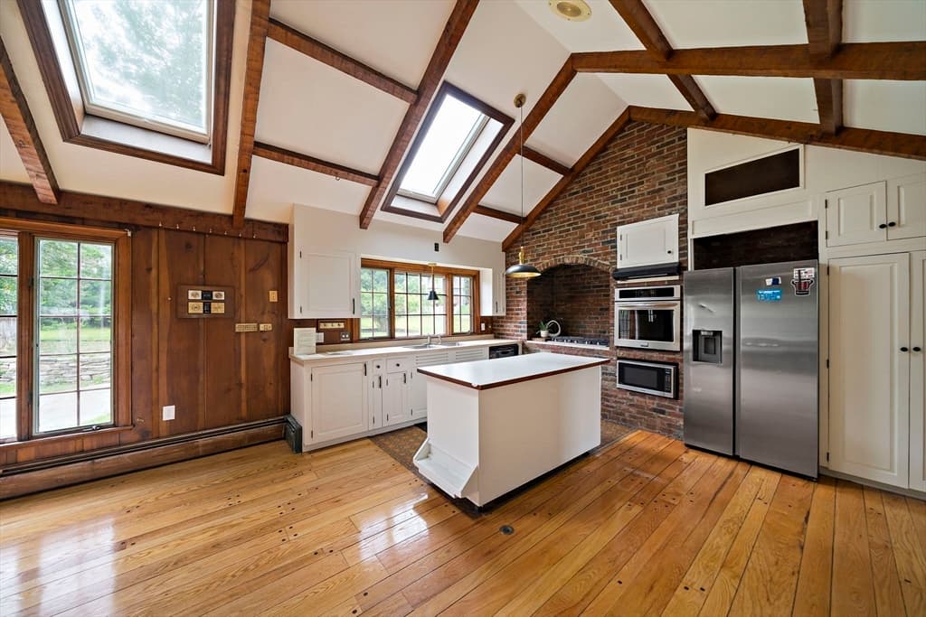 Single Family Residence at 8 Conway Lane, Foxboro MA 02035, Foxboro, photo 5 of 40