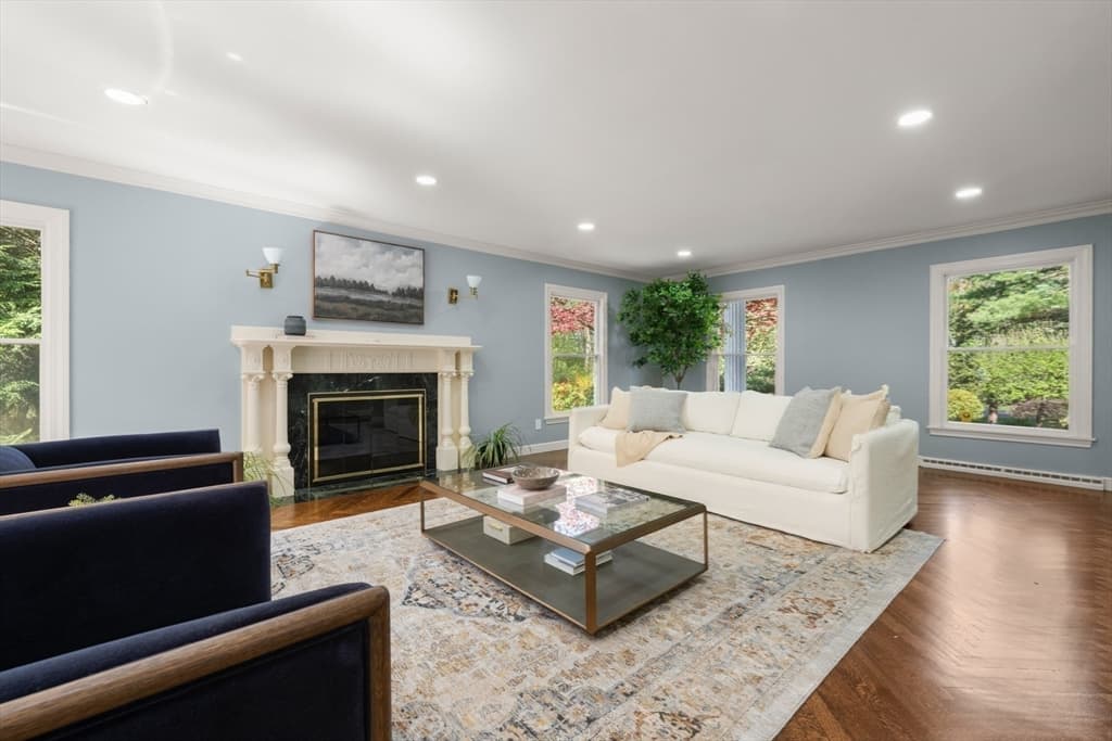 64 Country Drive, Weston MA 02493 photo 3