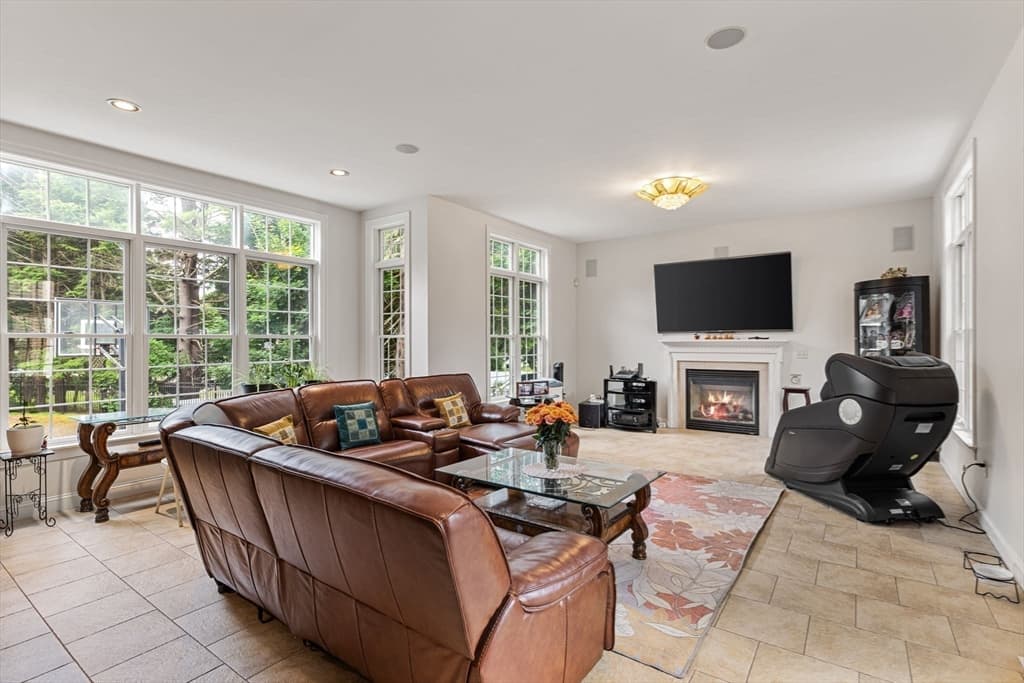 Single Family Residence at Six Ashley Court, Lynnfield MA 01940, Lynnfield, photo 10 of 41