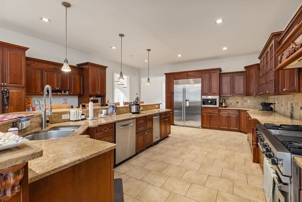 Single Family Residence at Six Ashley Court, Lynnfield MA 01940, Lynnfield, photo 8 of 41