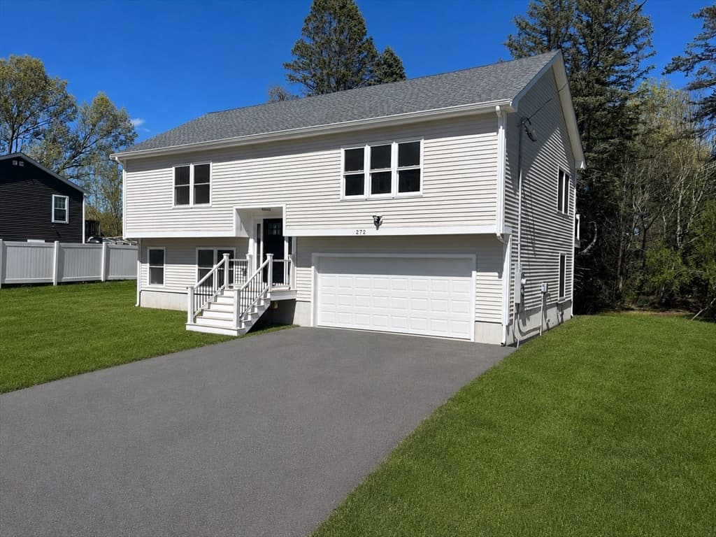 272 S Main St, Hopedale MA 01747