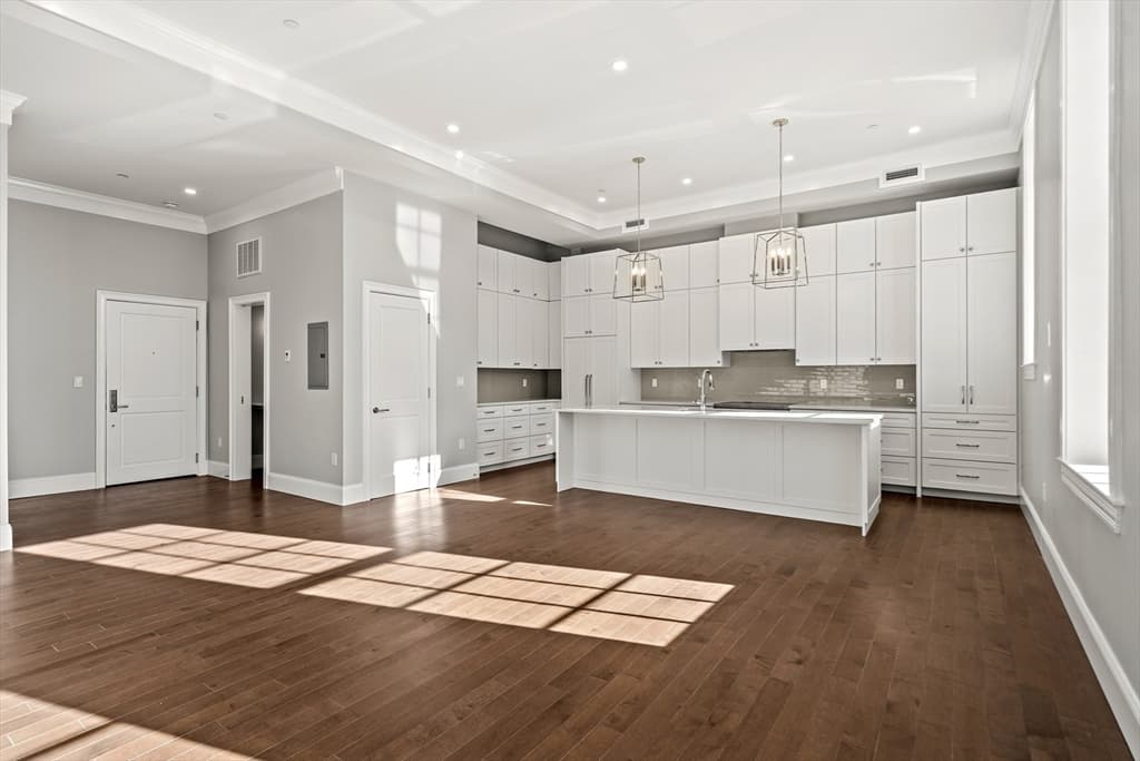 Condominium at 20 Mechanic Square # 2, Marblehead MA 01945, Marblehead, photo 6 of 35