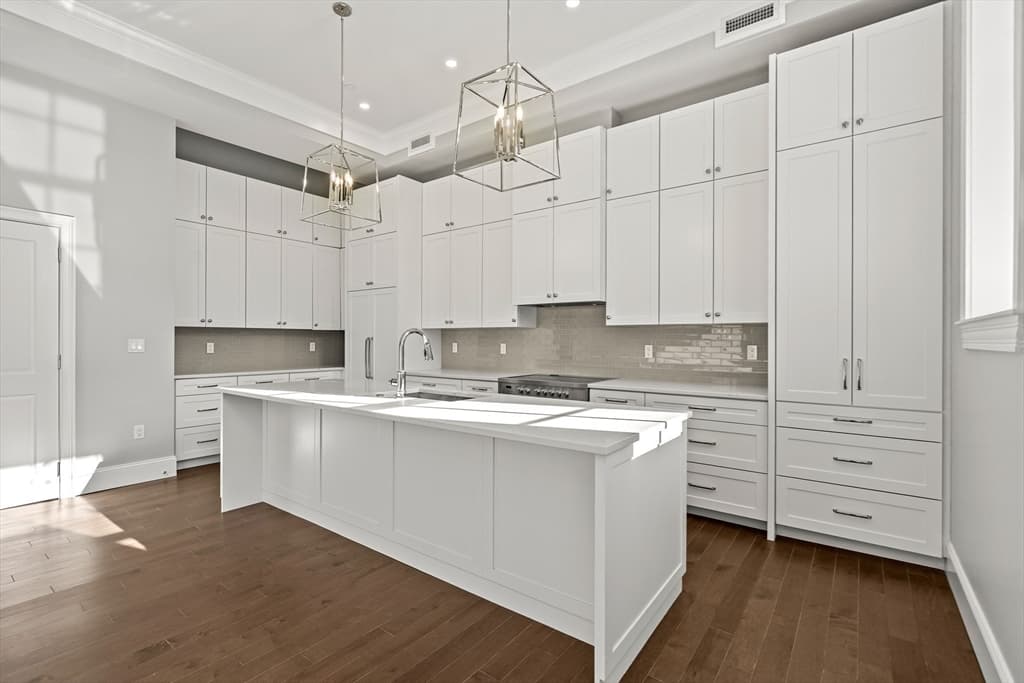 Condominium at 20 Mechanic Square # 2, Marblehead MA 01945, Marblehead, photo 3 of 35
